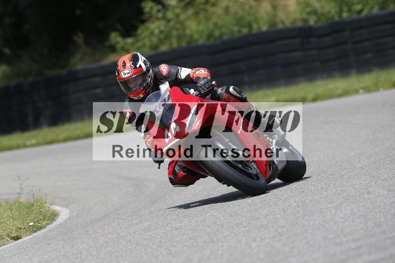 /27 12.06.2025 Ducati Schweiz Trackday Warmup  ADR/gelb-jeaune/44